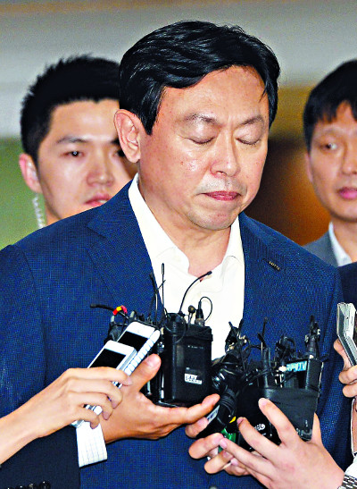 신동빈 “심려 끼쳐 죄송… 수사에 협조”  
