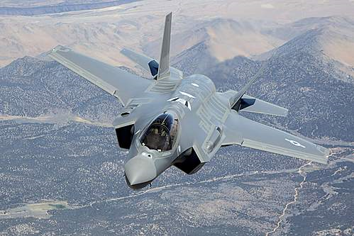 ڸ ,   F-35A IS ġ   