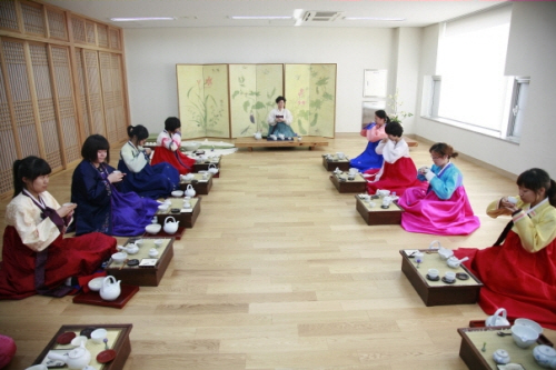 K-Culture ϴ ſڴб ȭп 빮ȭ  