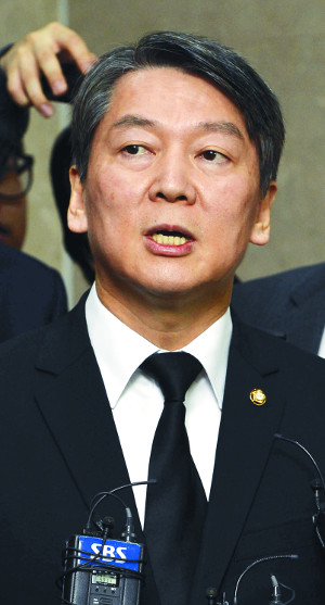 안철수 “내년 상반기 새로운 리더십 나와야”  