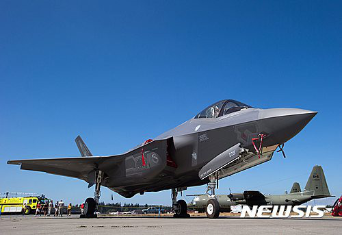 ڸ  F-35A Ϻ ,   ߴ ġ  