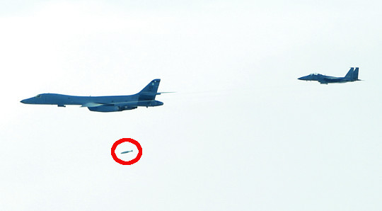   B-1B ݱ ź  ù   