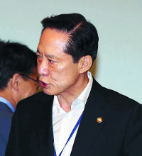  ε     