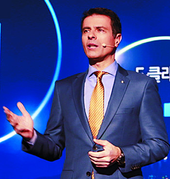   ű  20 á  