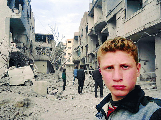 “오늘 내 친구가 살해됐습니다” 시리아 15세 종군기자의 고발 기사의 사진
