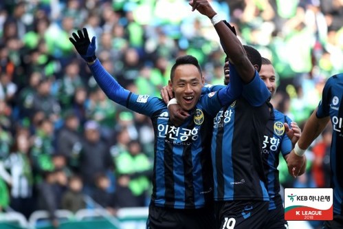 '문선민 멀티골' 인천, 전북 잡고 시즌 첫 승  