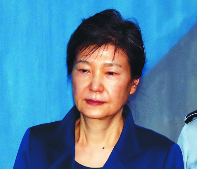 본인은 거부했지만 “공익성 크다”… 朴 선고 6일 생중계  