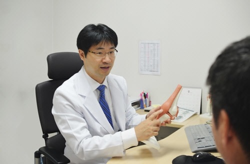 퇴행성 관절염, 수술이 부담스럽다면 비수술적 치료 ‘유전자 세포 주사 치료’ 고려  