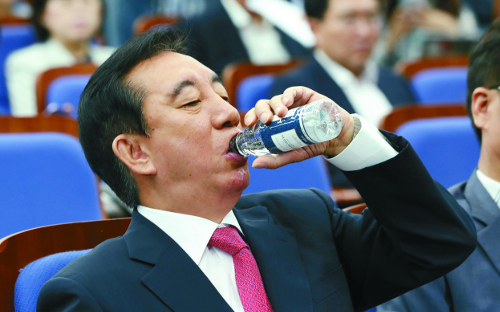 â  輺 , ģڰ  ٽ 浹ϴ  