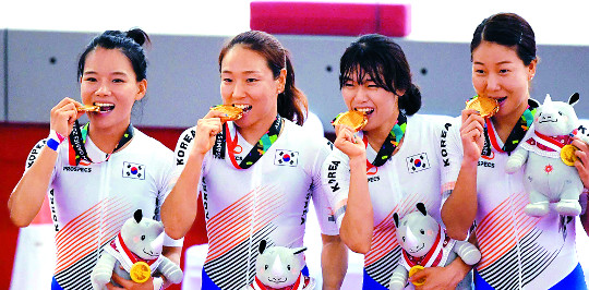 개인도로·도로독주 이어 트랙까지 金·金·金… 나아름 韓 첫 3관왕  