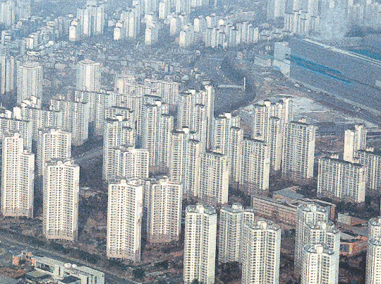 3.3 575 , 704 Ǯȴ  