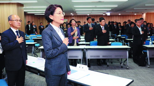 터져나오는 학부모들의 분노 “아이에게 해가 갈까봐 제대로 말 못했다”  