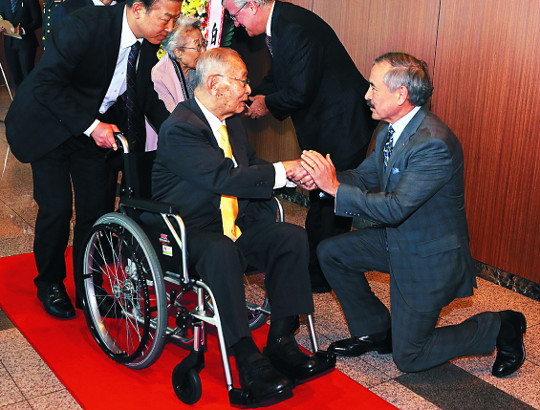 [] 鼱 屺  ġ λϴ ڸ  