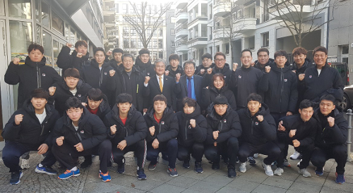 새해 남북 단일팀, 남자 핸드볼이 통일 상징 베를린서 물꼬  