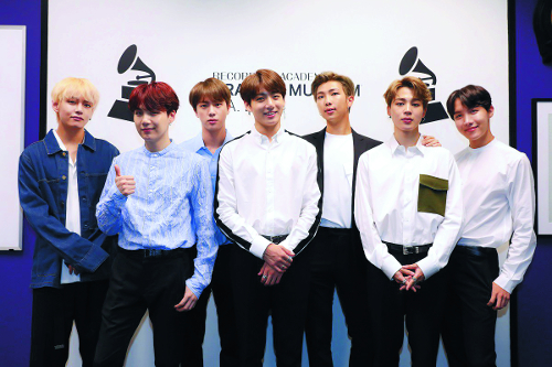 BTS,  ׷̼ ¦ 롯 ұ? ƹ̴ αٵα١  