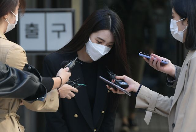 징역 1년 구형에 울먹인 리지…1심은 징역 1년 구형에 울먹인 리지…1심은