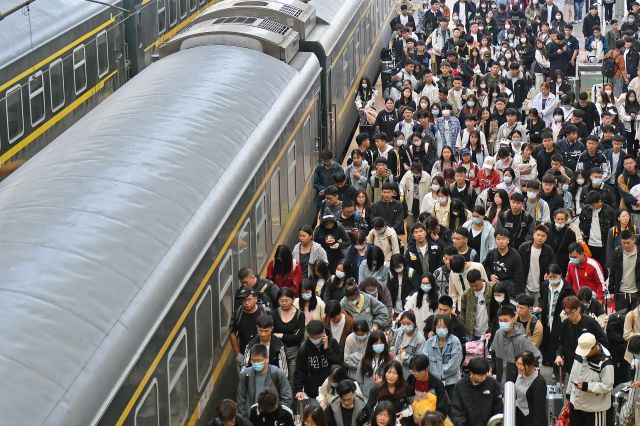 中 노동절 연휴 2억7400만명 여행, 관광 수입 28조-국민일보