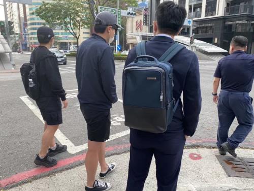 대만호텔 살인' 남친, 고량주병 내리친 흔적 나왔다-국민일보 대만호텔 살인' 남친, 고량주병 내리친 흔적 나왔다-국민일보