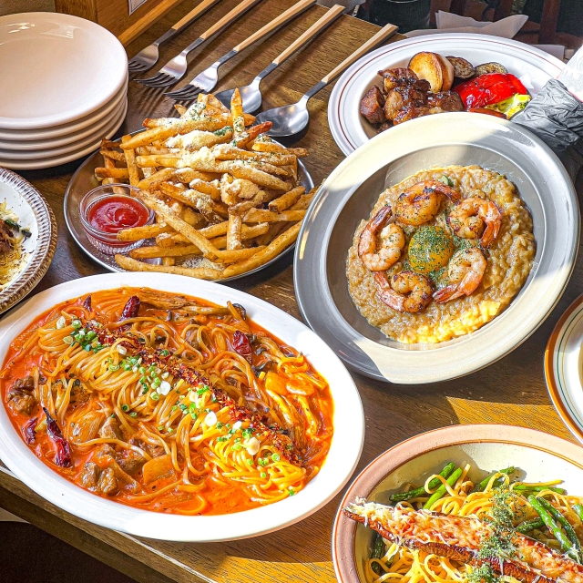 '1994다이닝', '2023 더 테이스타 로드' 맛집 선정-국민일보 '1994다이닝', '2023 더 테이스타 로드' 맛집 선정-국민일보